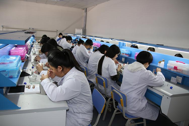 口腔技师职业学校-口腔技校有哪些?-第5张图片-职教招生网 口腔技师职业学校-口腔技校有哪些?-第5张图片-职教招生网