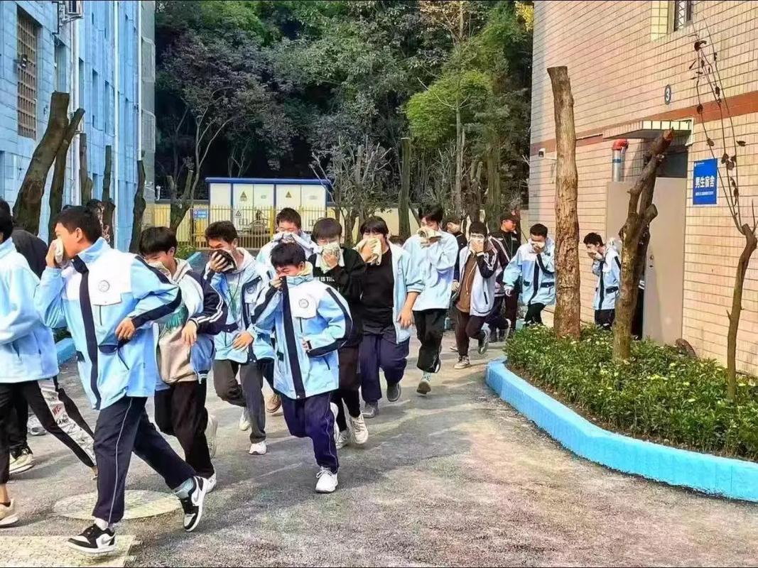 成都铁路乘务的学校,成都学铁路的专科学校-第1张图片-职教招生网 成都铁路乘务的学校,成都学铁路的专科学校-第1张图片-职教招生网