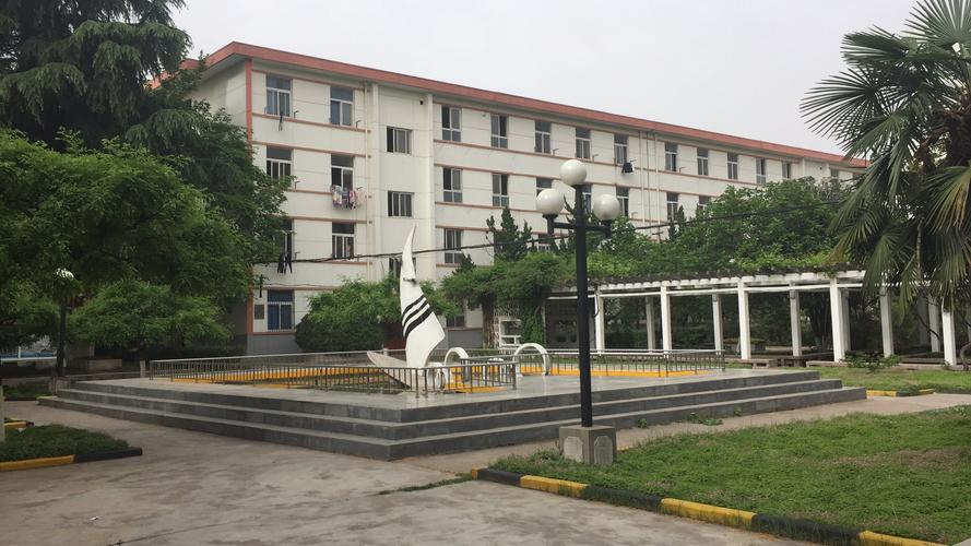 陕西第二商贸学校招生简章-陕西省第二经贸学校？-第3张图片-职教招生网